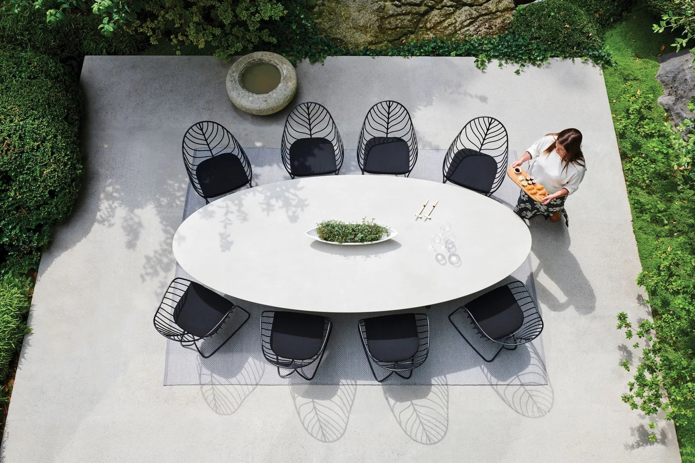 EXES OVAL | Fixed Tables | Tables | ROYAL BOTANIA - Masonionline