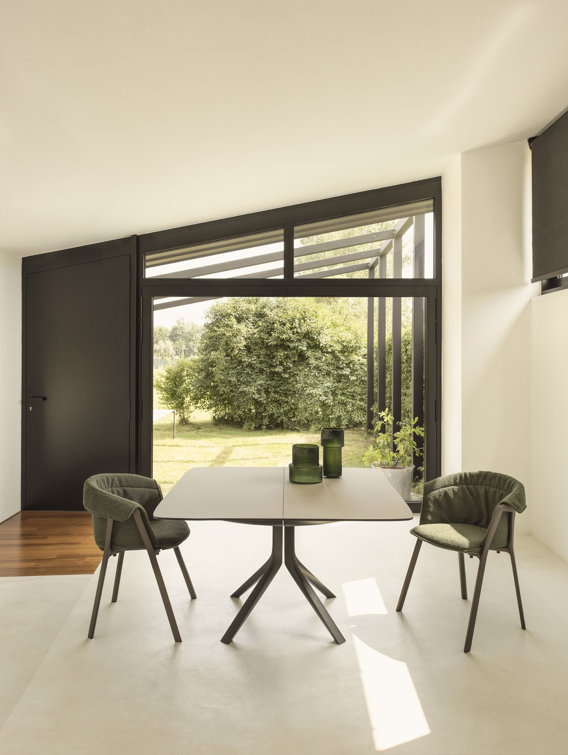 OOPS SQUARE EXTENDABLE | Indoor | | KRISTALIA - Masonionline