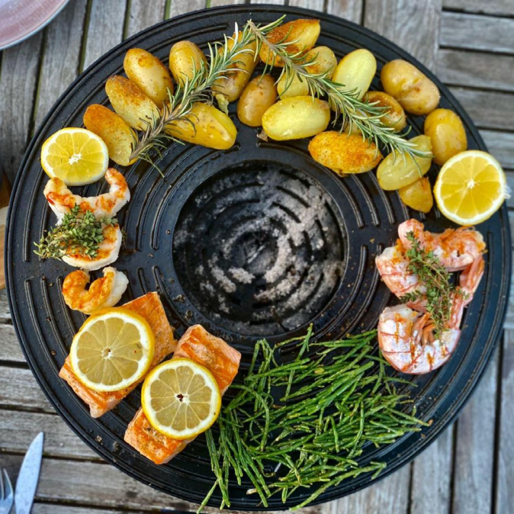 Barbecue De Table OFYR Tabl'O - Compact, Acier Noir, Pour 2 à 6 Personnes - Livré Avec Allume-feu Et Outil